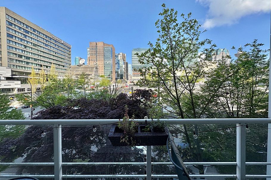 308 161 W Georgia Street Vancouver, BC - 11