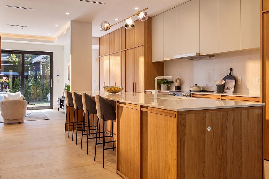 20 W 14th Avenue Vancouver, BC - 9