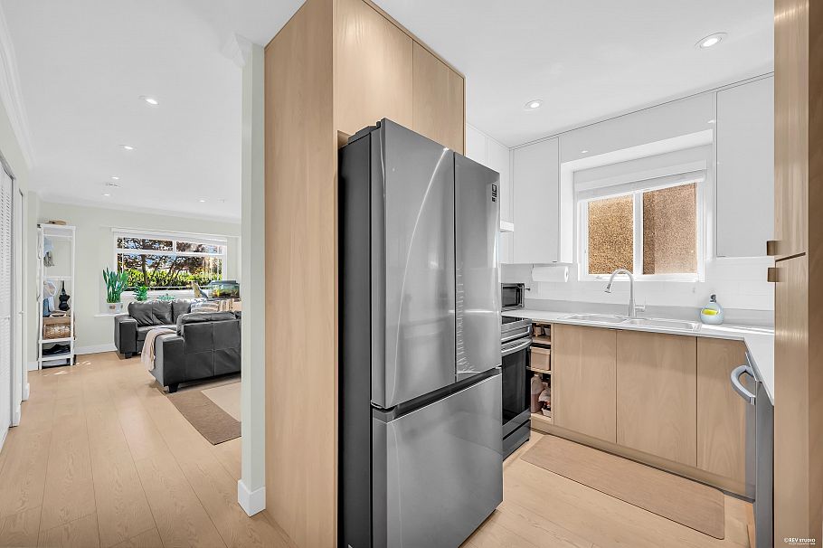 6925 Main Street Vancouver, BC - 7