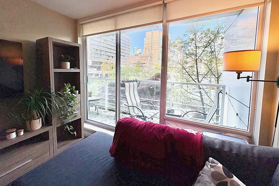 308 161 W Georgia Street Vancouver, BC - 5