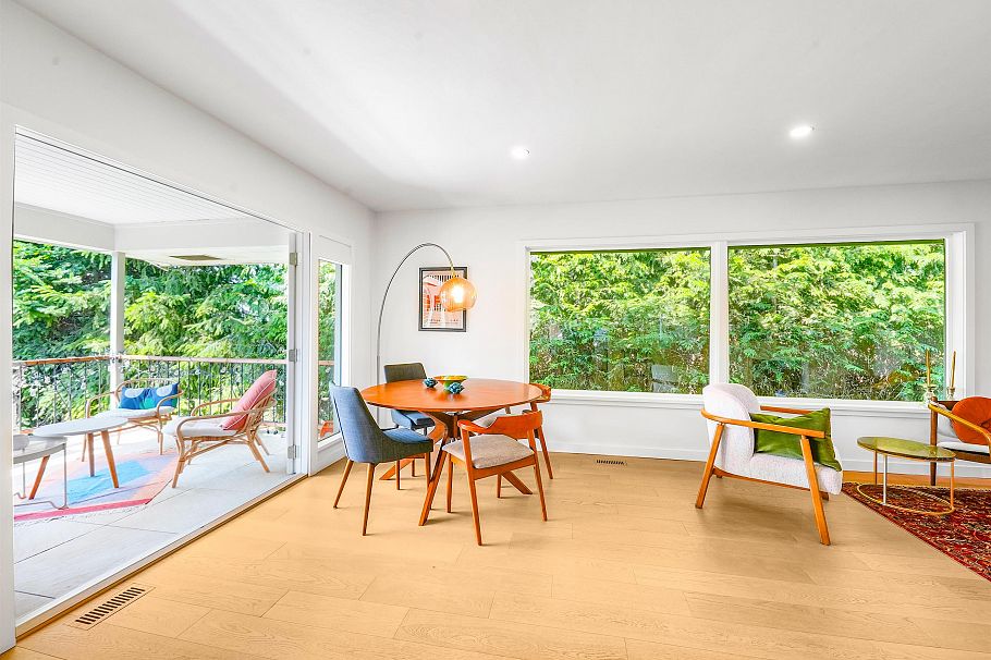 3277 Chesterfield Avenue North Vancouver, BC - 2