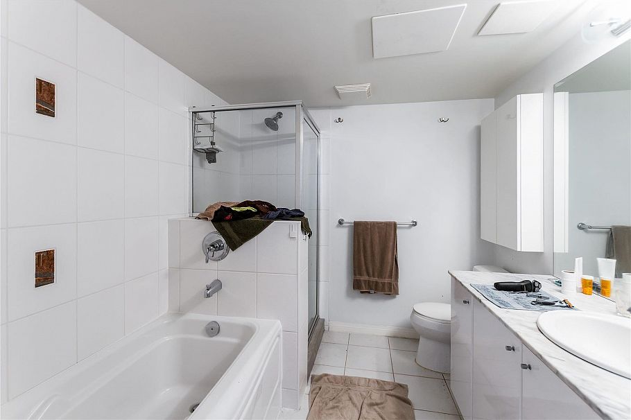 302 188 E Esplanade North Vancouver, BC - 14