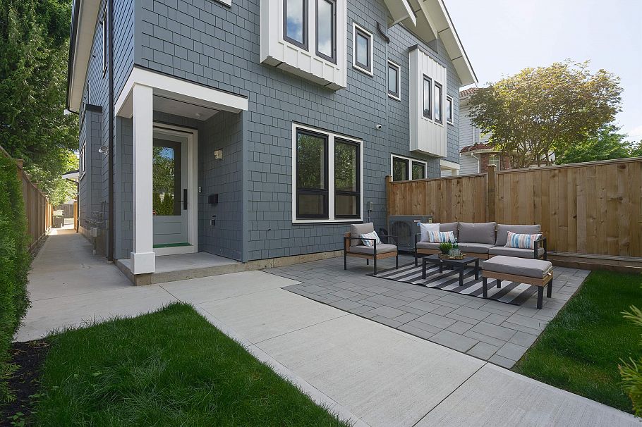 922 E 16th Avenue Vancouver, BC - 31