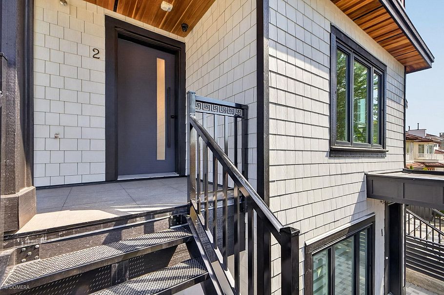 2 2035 51st Street Vancouver, BC - 3