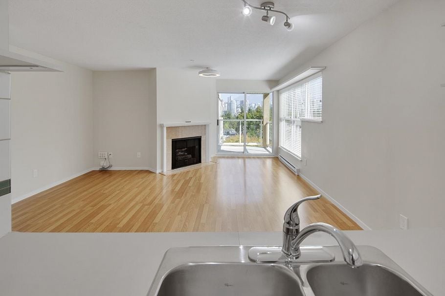 204 943 W 8th Avenue Vancouver, BC - 15