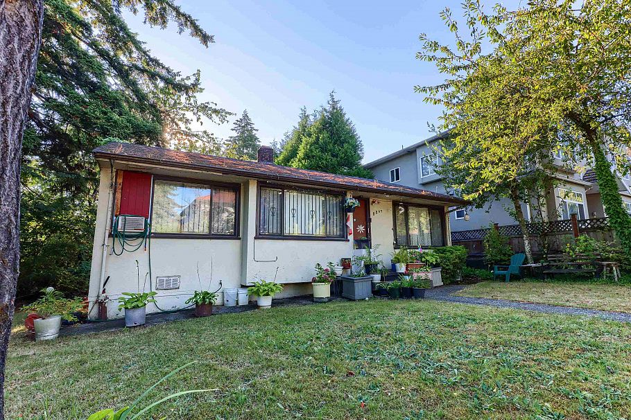 8287 Victoria Drive Vancouver, BC - 3