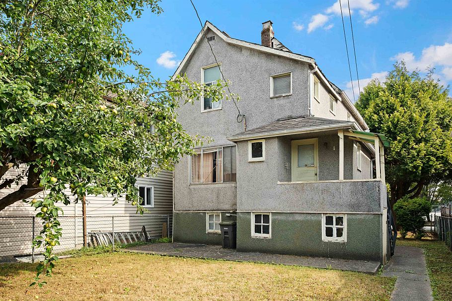 2673 Pandora Street Vancouver, BC - 6