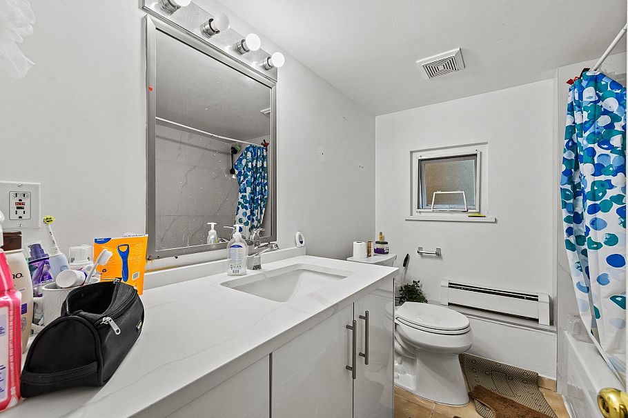 3279 W 11th Avenue Vancouver, BC - 28