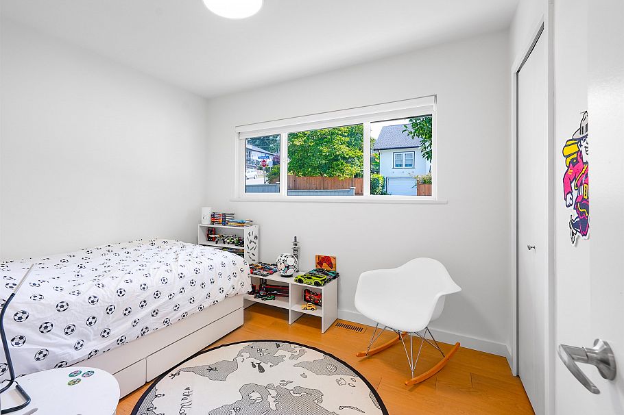 3277 Chesterfield Avenue North Vancouver, BC - 16