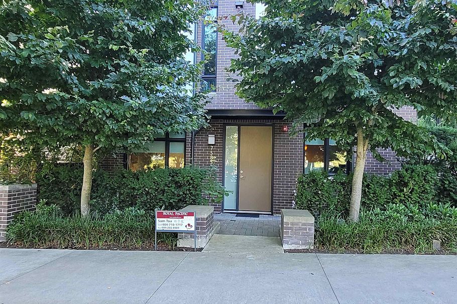 7585 Yukon Street Vancouver, BC - 1