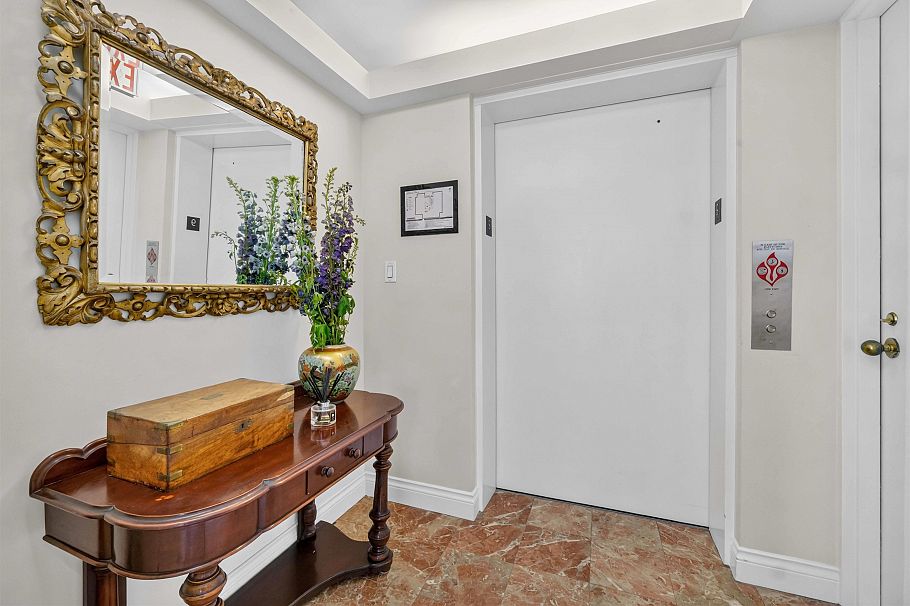 9 2128 W 43rd Avenue Vancouver, BC - 3