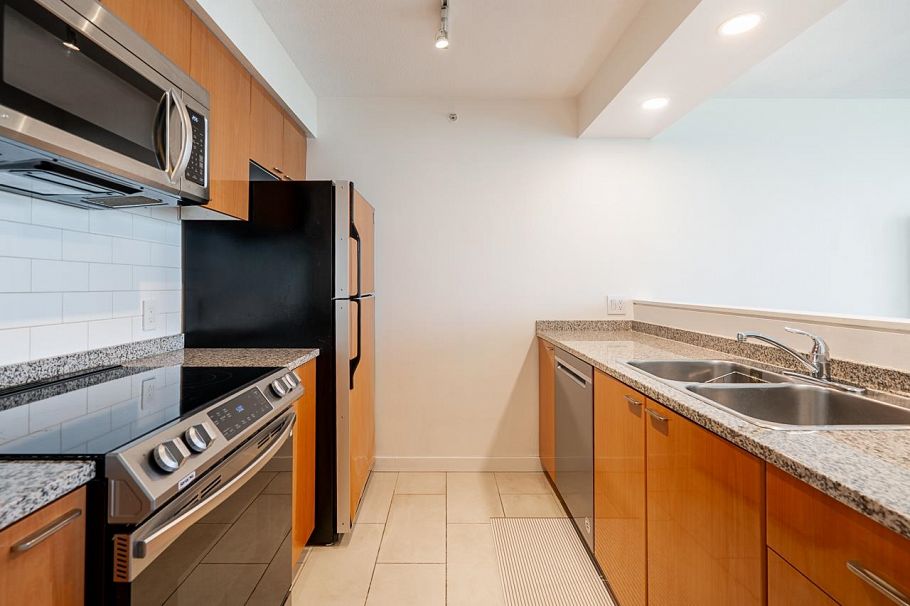 1803 1200 W Georgia Street Vancouver, BC - 12
