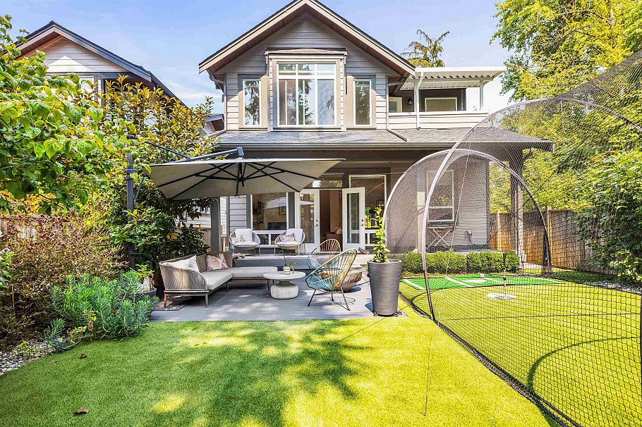 1585 Draycott Road North Vancouver, BC - 35