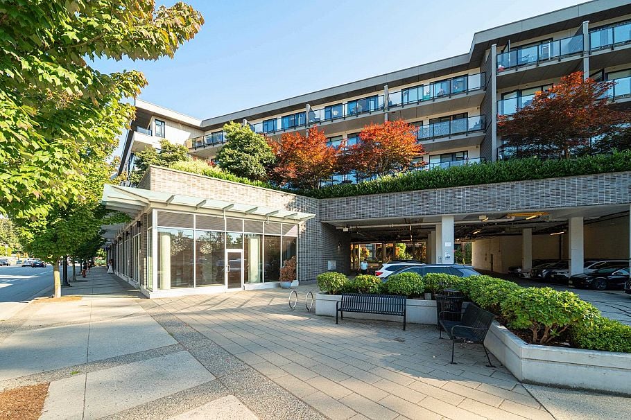 517 725 Marine Drive North Vancouver, BC - 34