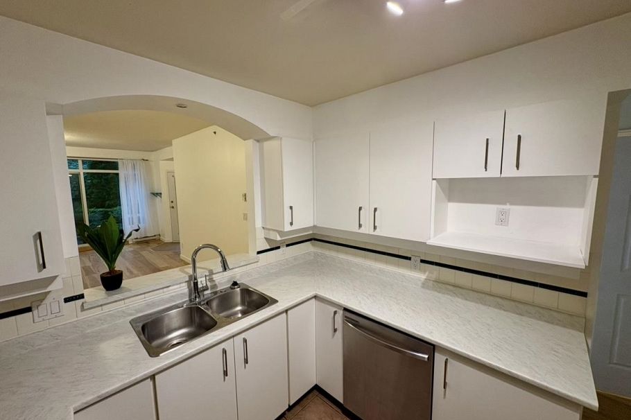 212 3600 Windcrest Drive North Vancouver, BC - 2