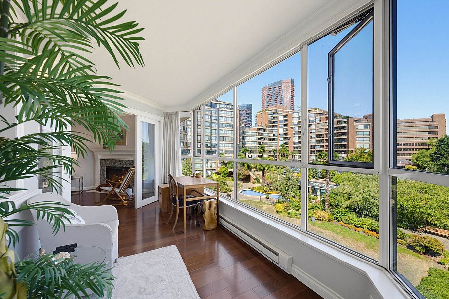 304 1490 Pennyfarthing Drive Vancouver, BC - 2