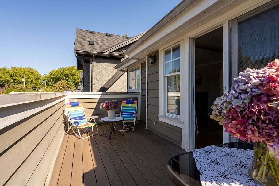2985 W 16th Avenue Vancouver, BC - 24