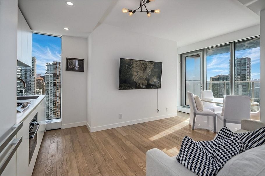 3307 1480 Howe Street Vancouver, BC - 12