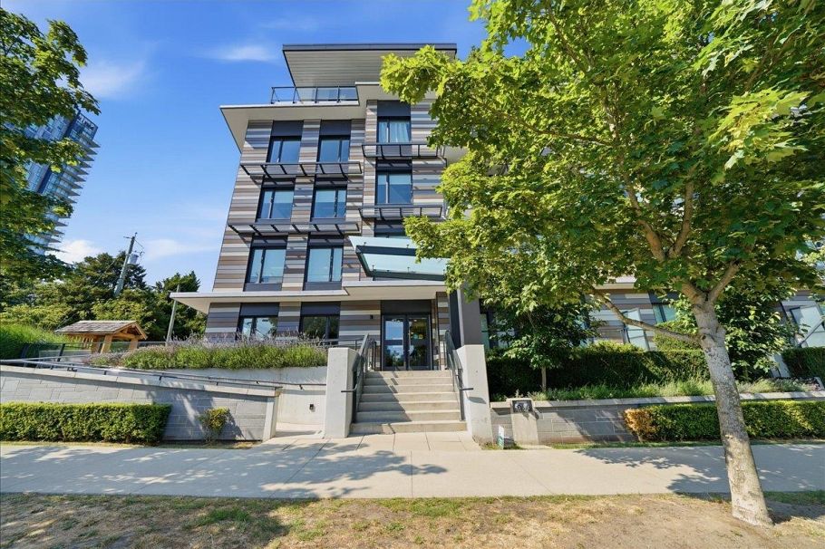 303 477 W 59th Avenue Vancouver, BC - 2