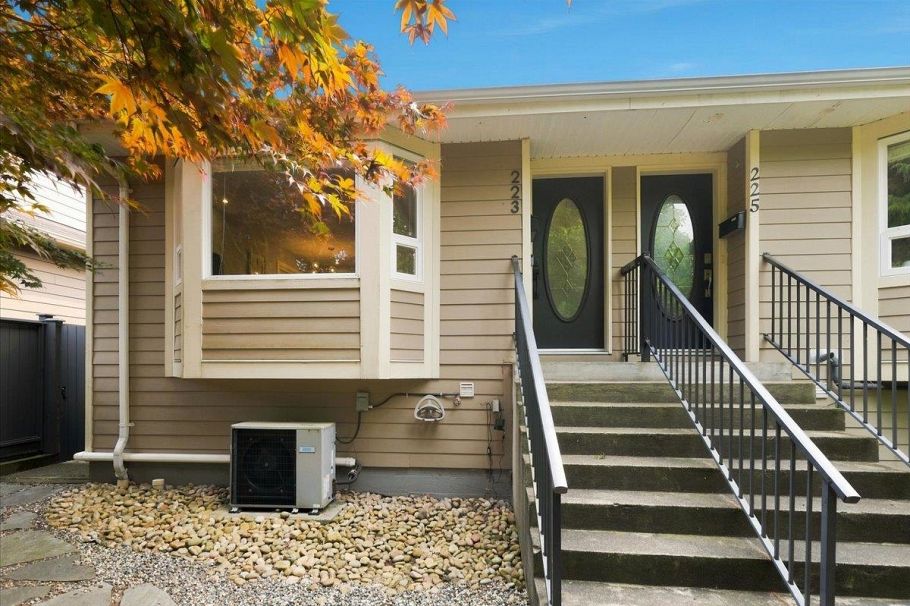 223 W 19th Street North Vancouver, BC - 24
