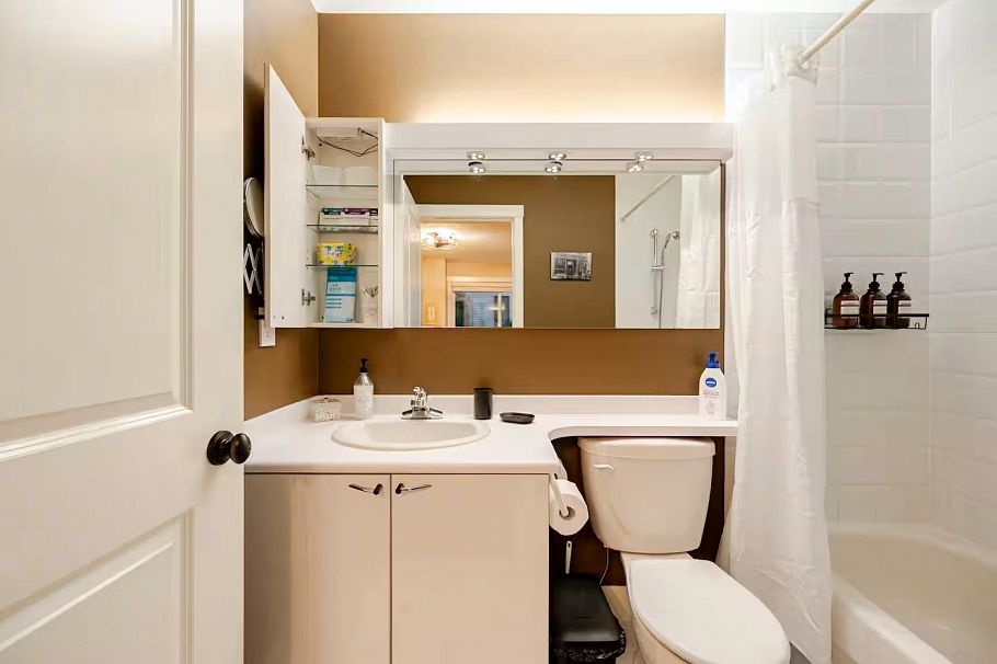 336 E 26th Street North Vancouver, BC - 17