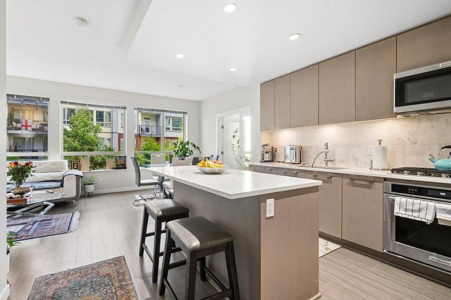 213 2651 Library Lane North Vancouver, BC - 1