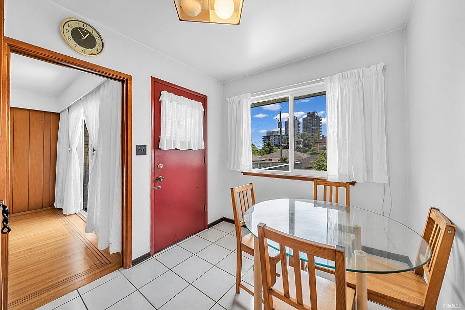 580 W 64th Avenue Vancouver, BC - 28