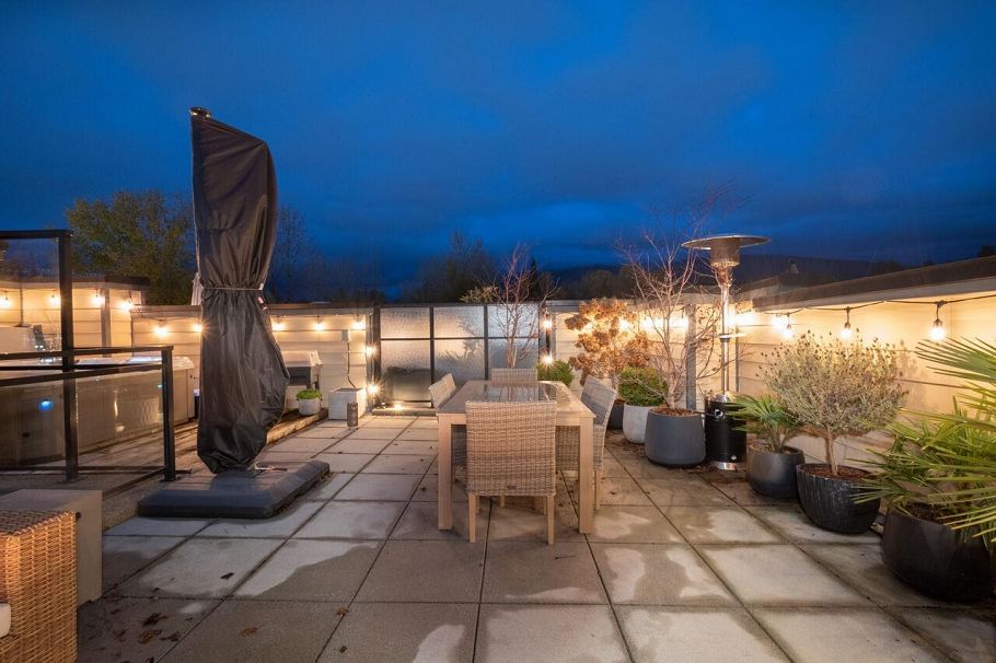 417 733 W 14th Street North Vancouver, BC - 36