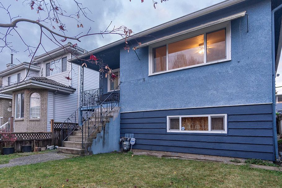 4458 Skeena Street Vancouver, BC - 2