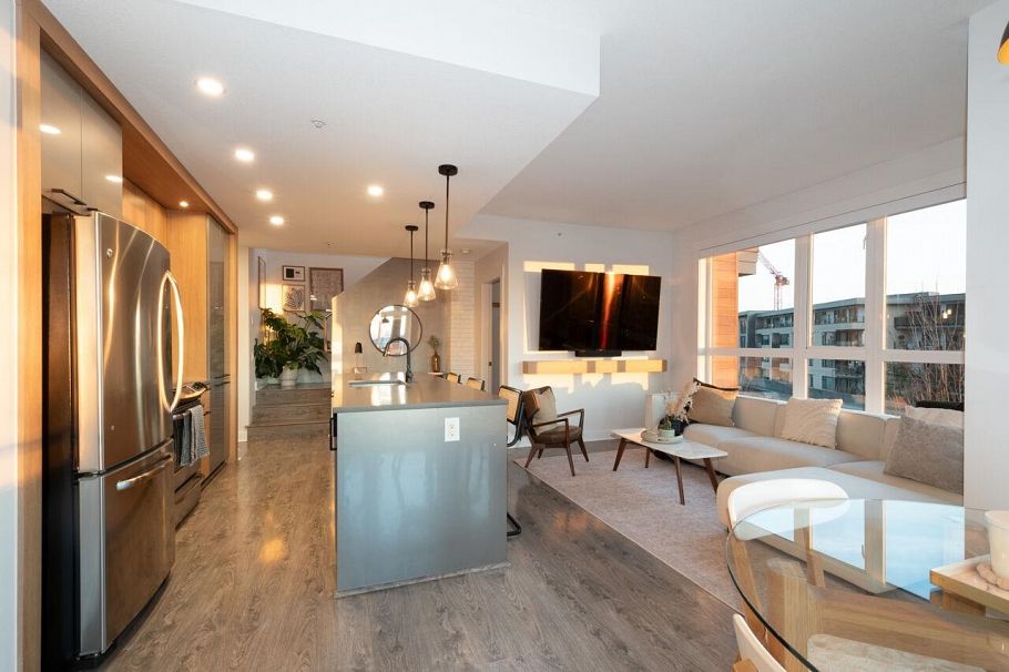 417 733 W 14th Street North Vancouver, BC - 11