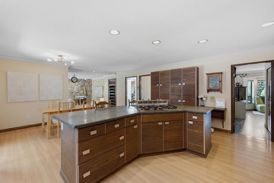 2008 Blairview Avenue North Vancouver, BC - 11