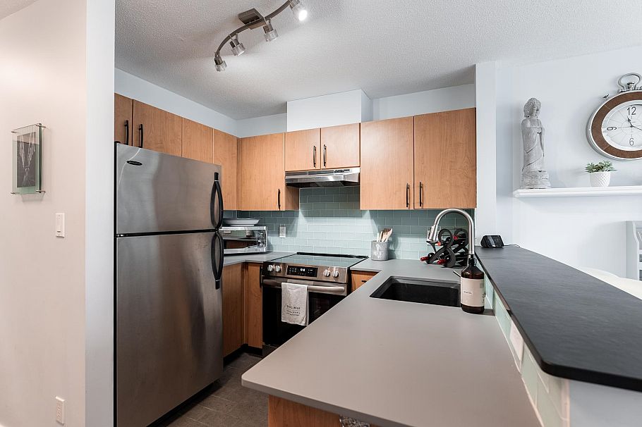 1703 1295 Richards Street Vancouver, BC - 11