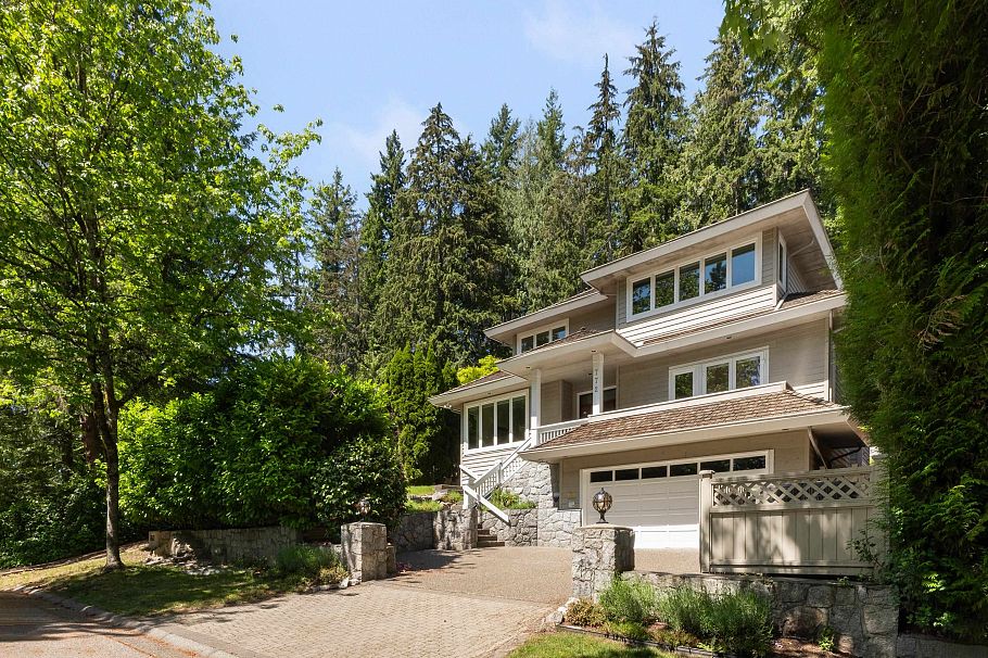 772 Regal Crescent North Vancouver, BC - 1