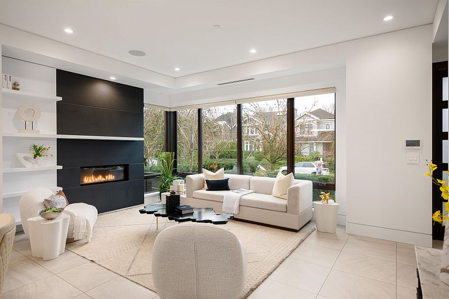 3953 W 21st Avenue Vancouver, BC - 3