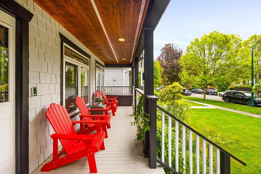 4337 W 15th Avenue Vancouver, BC - 4