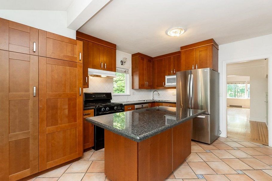 2903 W 42nd Avenue Vancouver, BC - 9
