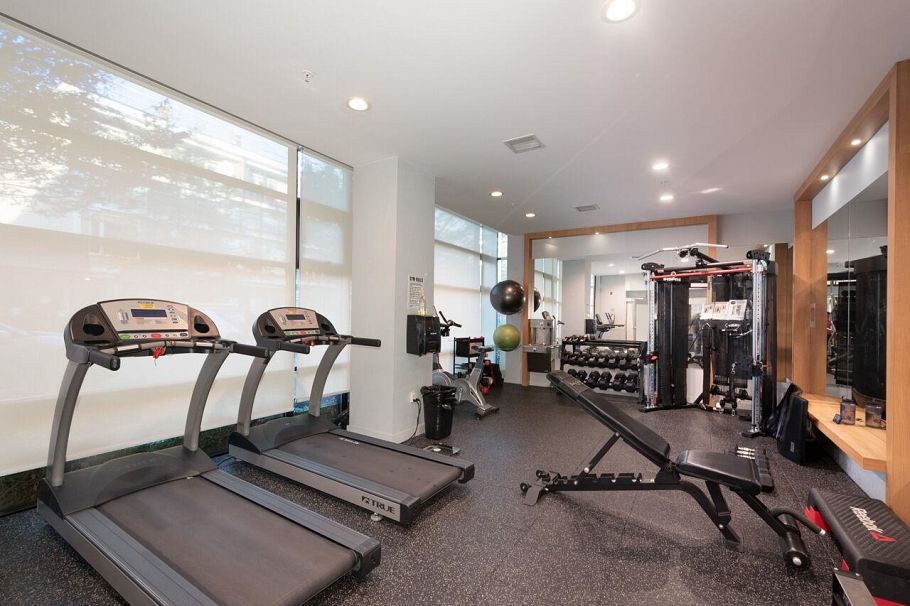 417 733 W 14th Street North Vancouver, BC - 40