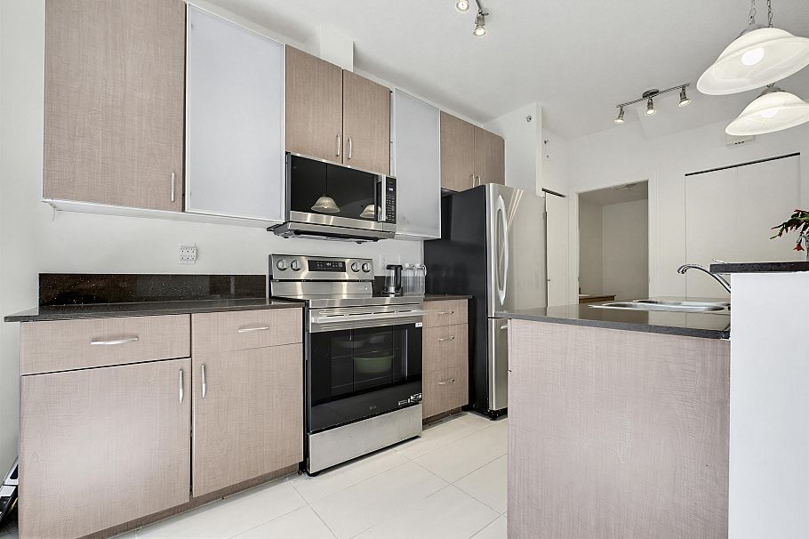 308 Smithe Street Vancouver, BC - 12