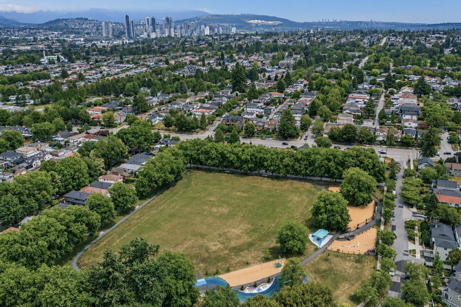 4410 Nanaimo Street Vancouver, BC - 29