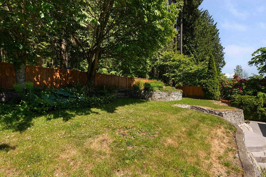 772 Regal Crescent North Vancouver, BC - 35