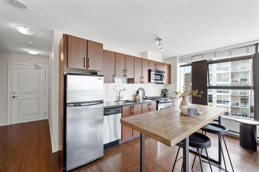 707 1068 W Broadway Vancouver, BC - 16