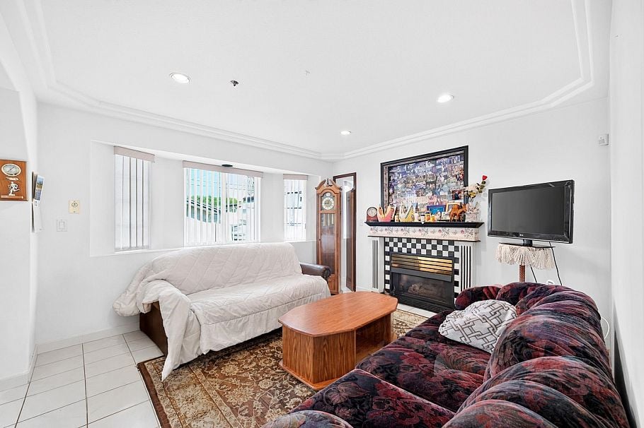 3423 E 24th Avenue Vancouver, BC - 6