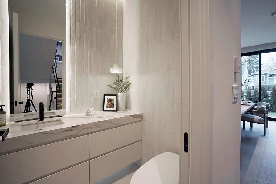 1 4634 W 15th Avenue Vancouver, BC - 3