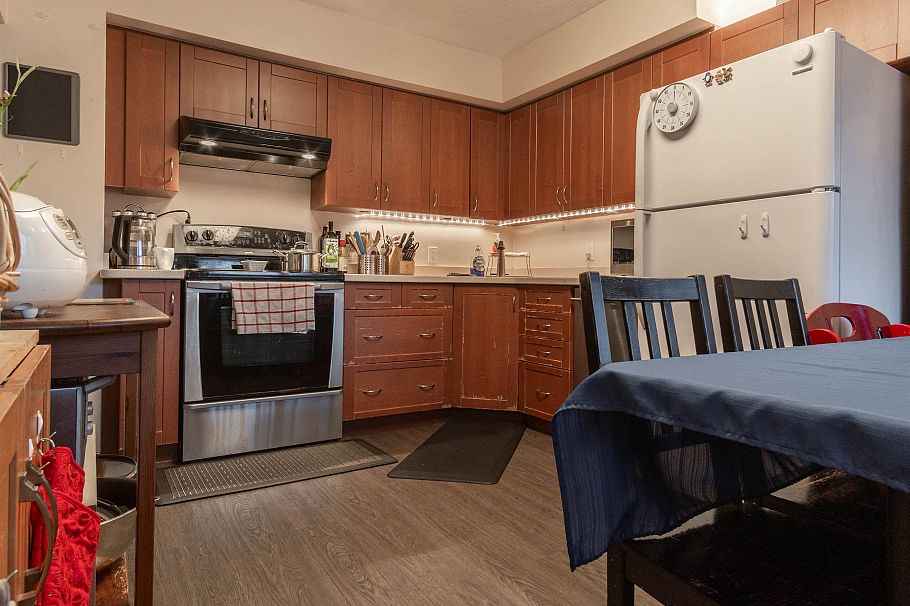 4458 Skeena Street Vancouver, BC - 8
