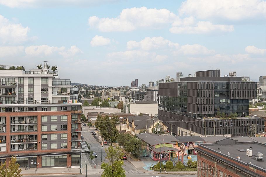 463 250 E 6 Street Vancouver, BC - 32