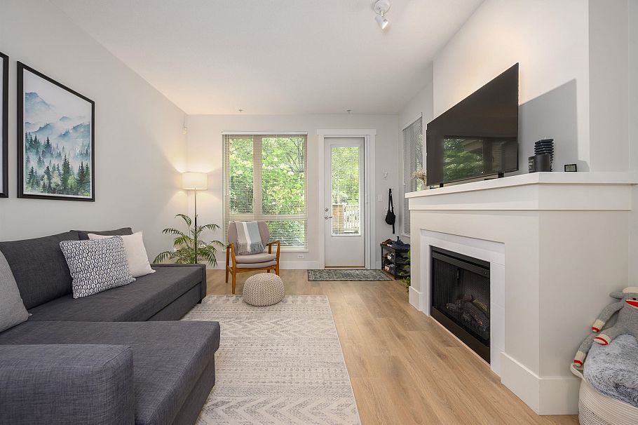 112 2601 Whiteley Court North Vancouver, BC - 5