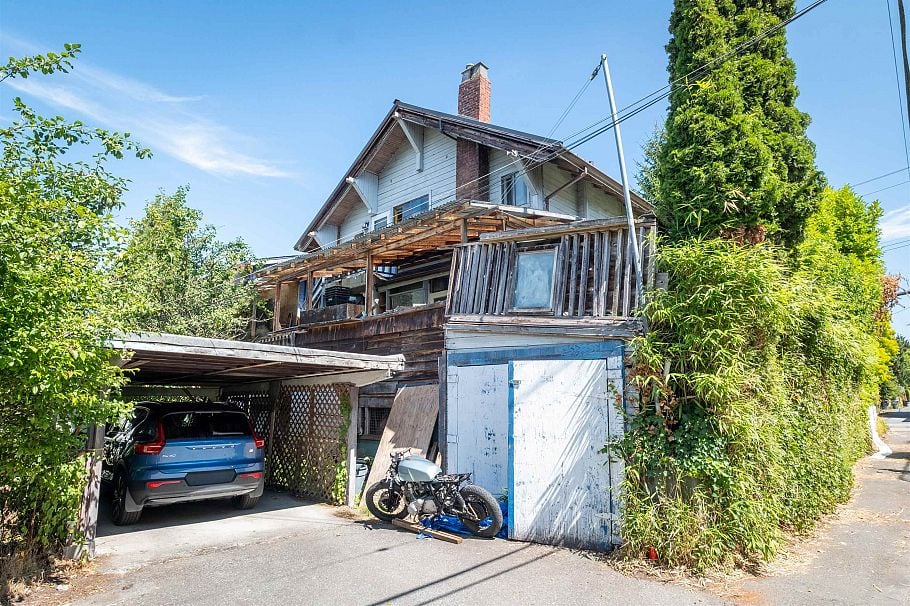 2413 Collingwood Street Vancouver, BC - 8