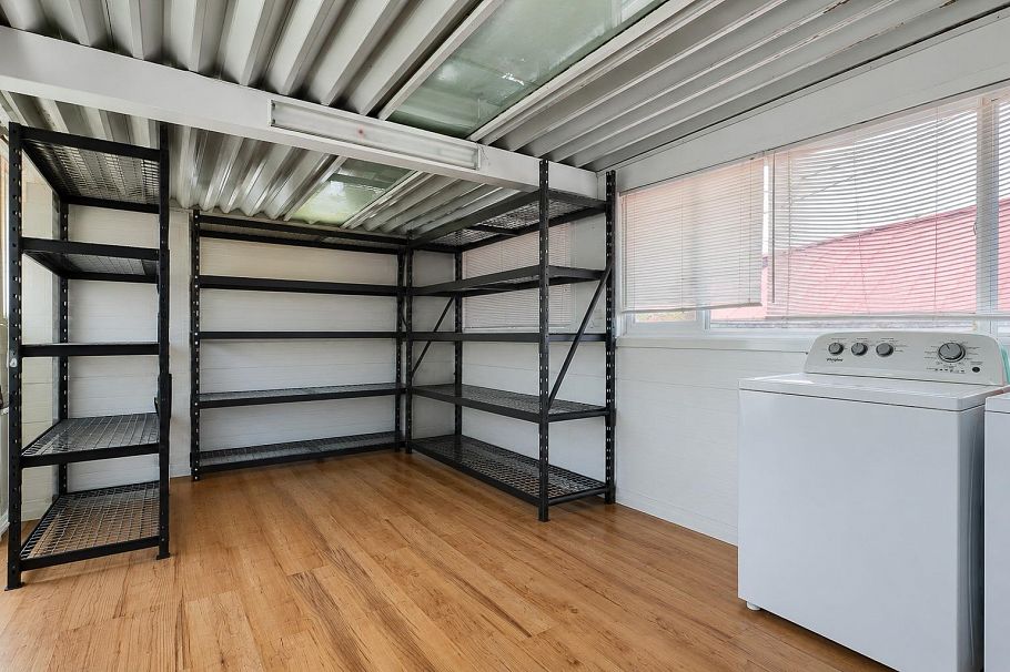 1743 E 49th Avenue Vancouver, BC - 9