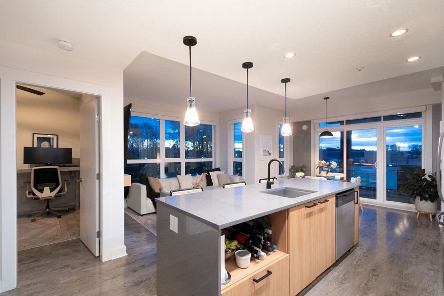 417 733 W 14th Street North Vancouver, BC - 6