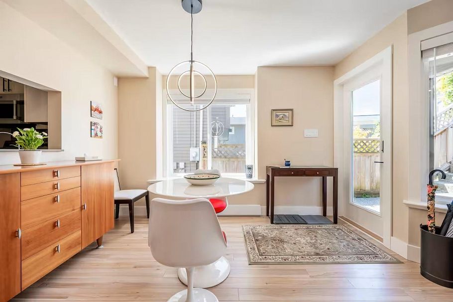 336 E 26th Street North Vancouver, BC - 23